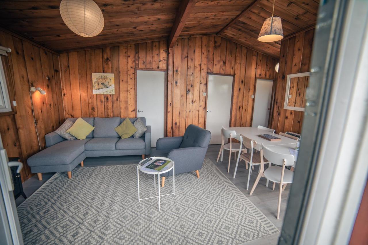 Timber Hill Self Catering Cedar Lodges Broad Haven Extérieur photo