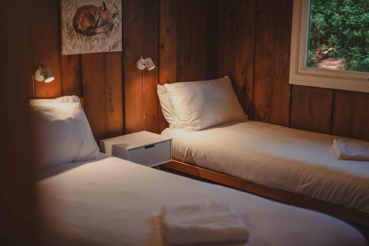 Timber Hill Self Catering Cedar Lodges Broad Haven Extérieur photo
