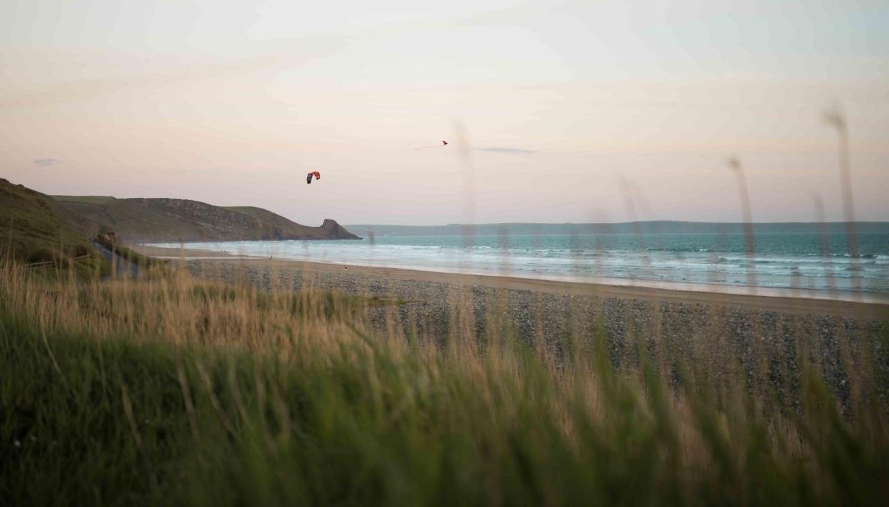 Timber Hill Self Catering Cedar Lodges Broad Haven Extérieur photo