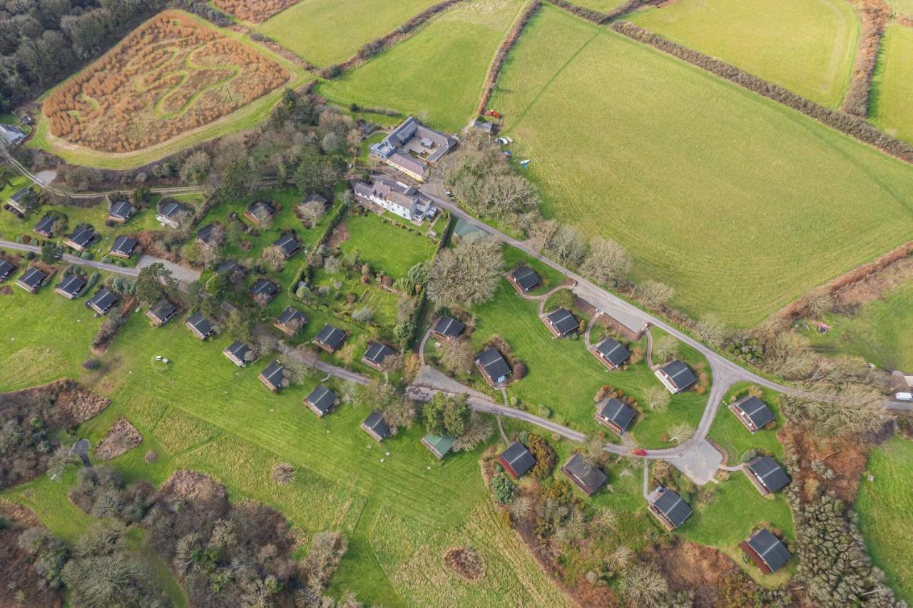 Timber Hill Self Catering Cedar Lodges Broad Haven Extérieur photo