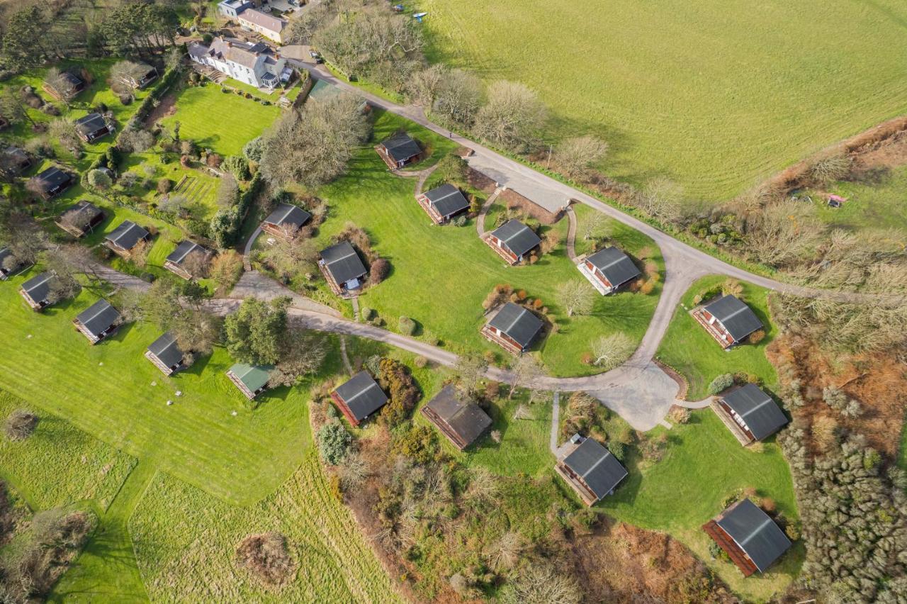 Timber Hill Self Catering Cedar Lodges Broad Haven Extérieur photo